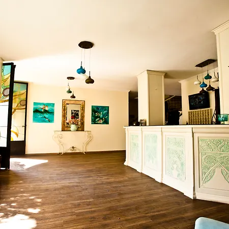 T And G Apartment