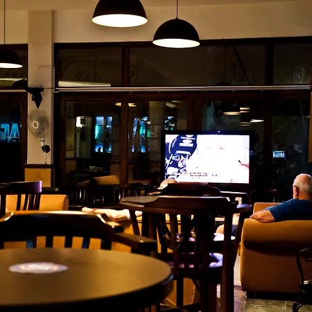 T And G * مرمريس